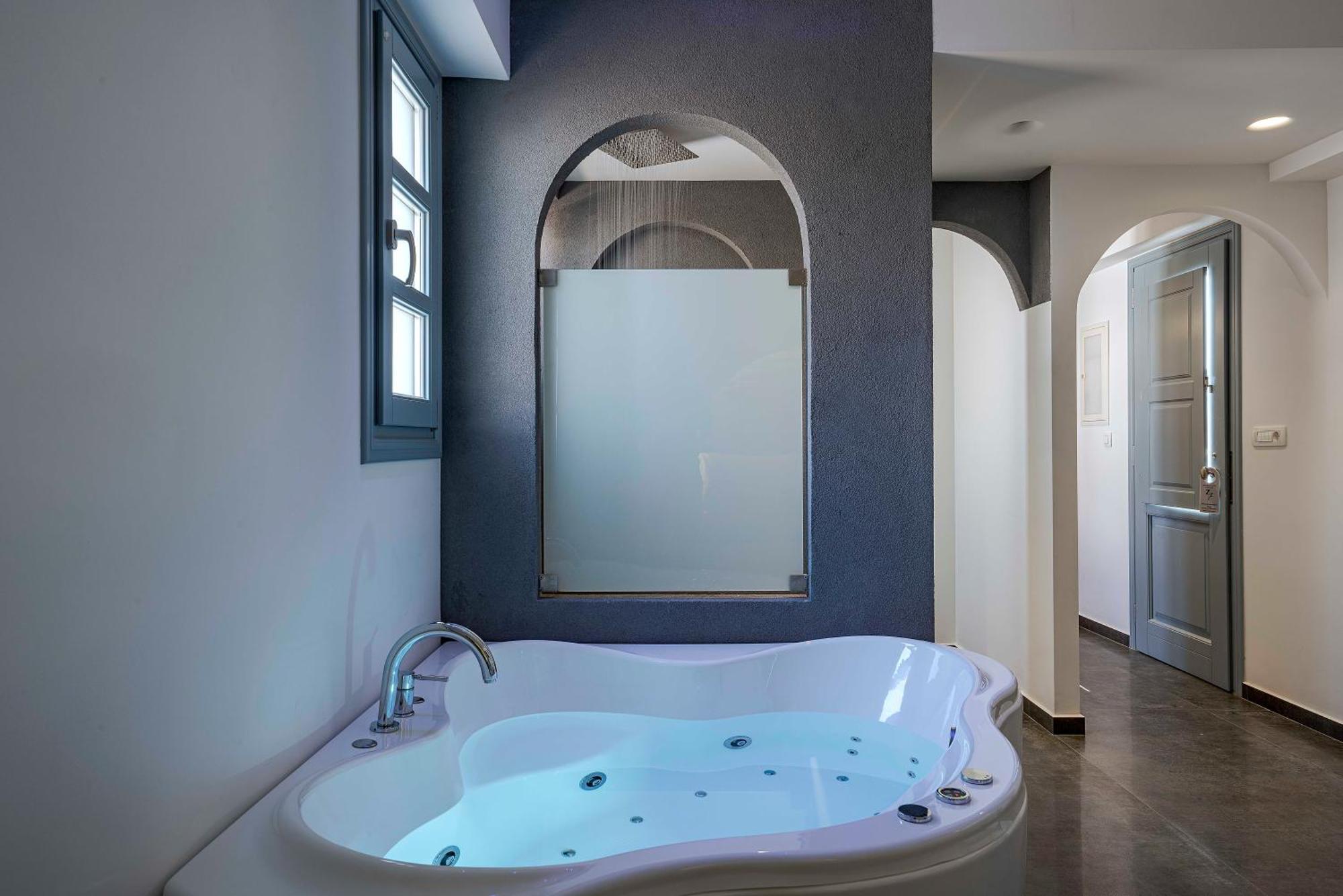 Blackstone Luxury Suites Emporio  Room photo